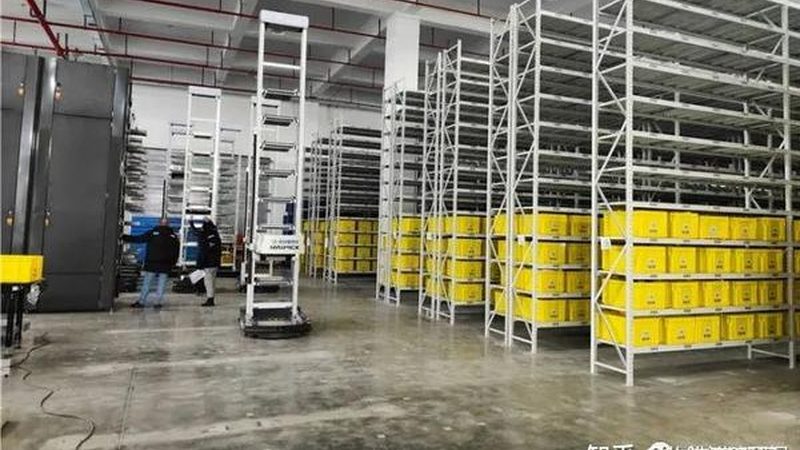 防静电塑料托盘：揭秘其性能与选型要点